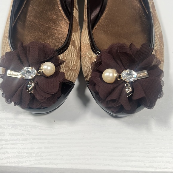 Women’s Like New! Coach Flats with decorative charms - Picture 12 of 12
